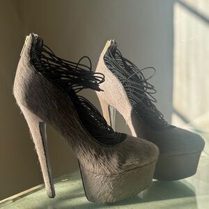 London Trash furry platform heel